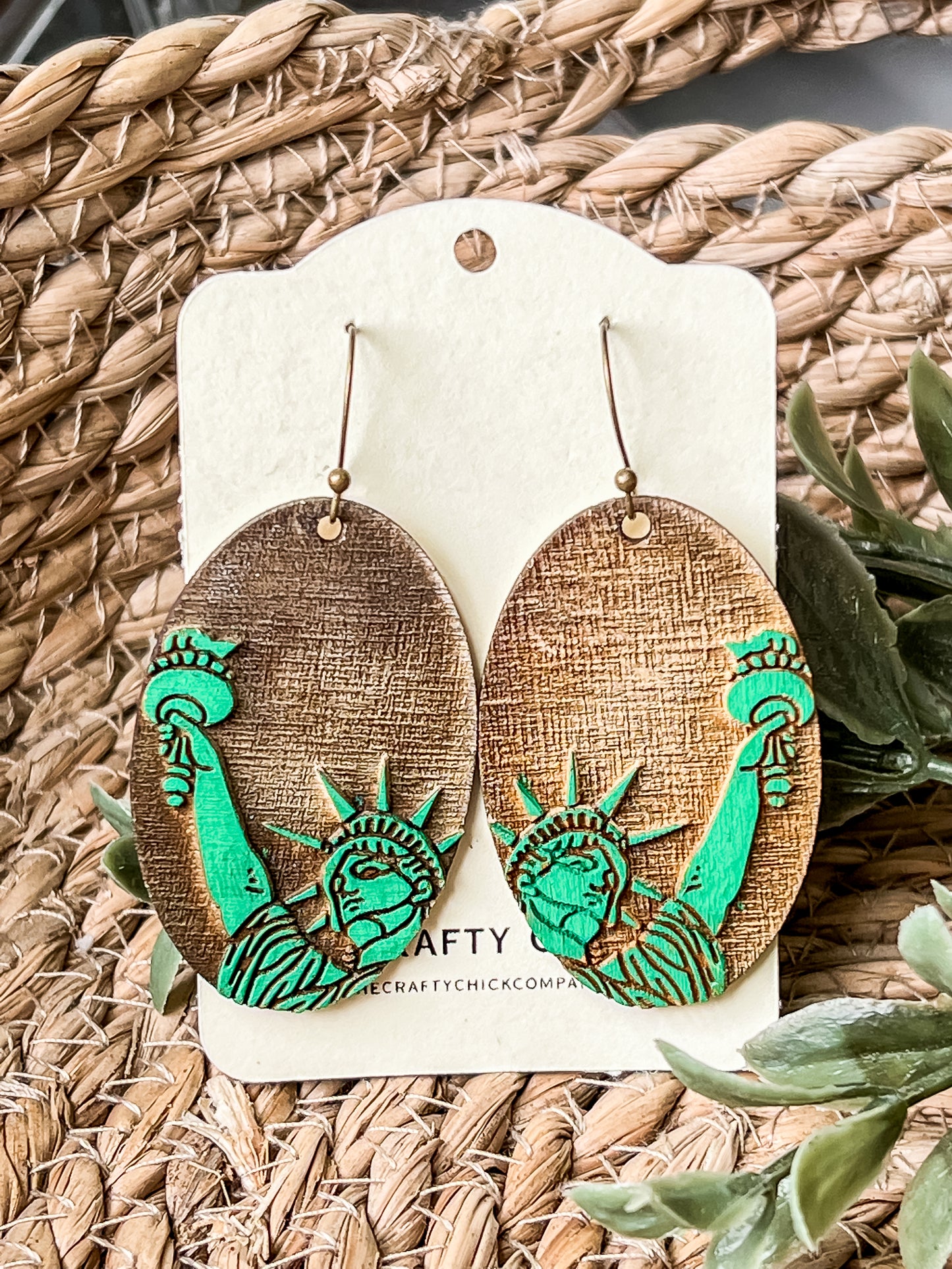 Statue of Liberty Dangles