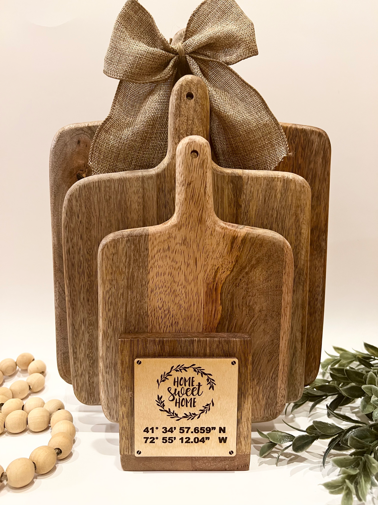 Personalized Set of 3 Cutting boards with holder